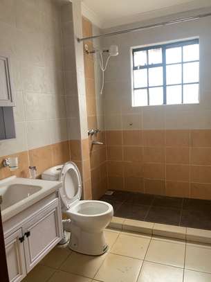 3 bedroom apartment master Ensuite available image 12