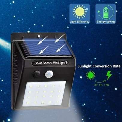 20 LED PIR Motion Sensor Wall Light Waterproof Outdoor image 1