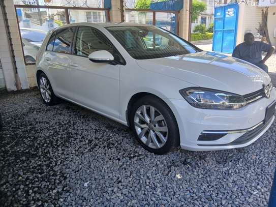Volkswagen golf TSi white image 1