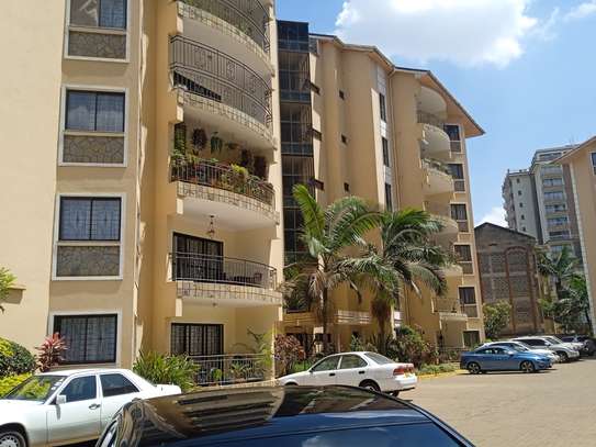 Spacious 3 br apartment + SQ-Kileleshwa. image 2