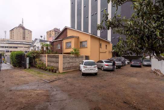 278 m² office for rent in Kilimani image 1