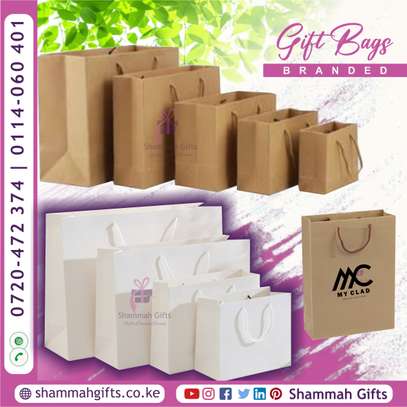 GIFT BAGS - Plian | Customized image 1