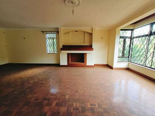 4 Bed House with En Suite in Spring Valley image 5