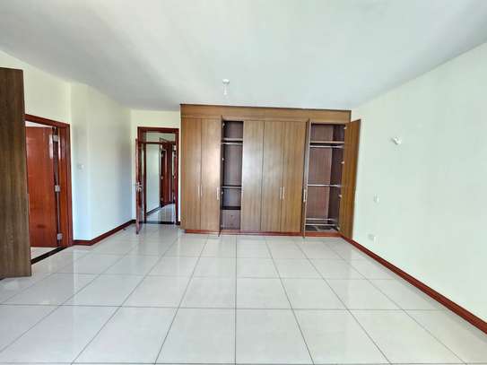 4 Bed Apartment with En Suite in Rhapta Road image 6