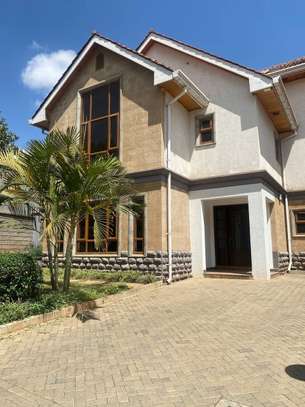 5 Bed Townhouse with En Suite in Lavington image 1