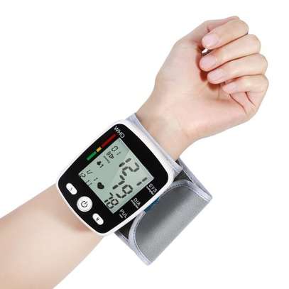USB Chargeable Voice Digital Wrist BP Pulse Vascular Blood Pressure Monitor Heartbeat image 2