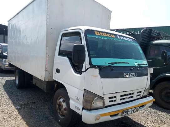 Isuzu NPR canter image 1