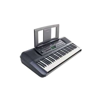 Yamaha Keyboard Piano PSR E273 image 1