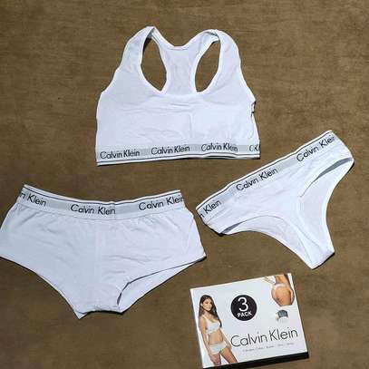 Original Calvin Klein Ladies 3 in 1 Underwear
S to Xl
Ksh.1399 image 1