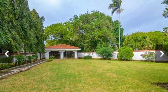 5 Bed House with En Suite at Nyali Mombasa image 2