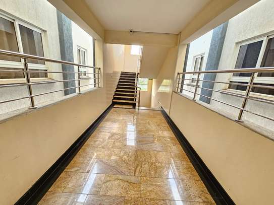 3 Bed Apartment with En Suite in Riverside image 2