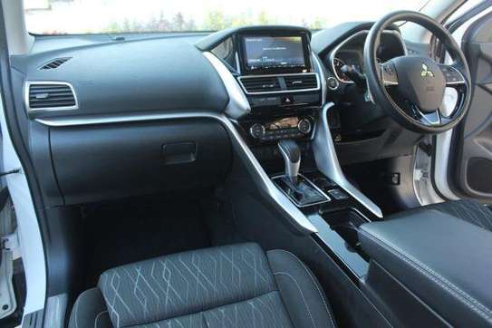 Mitsubishi Eclipse Cross SUV Alloys Sunroof 2018 30,000 Kms image 5