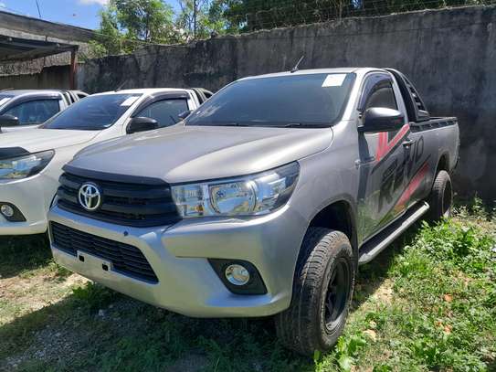 Toyota hilux single 4wd silver 2016 image 2