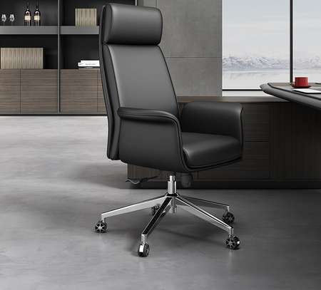 OFFICE CHAIR: Good Black Office Chair image 4