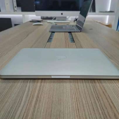 Apple MacBook Pro retina early 2015 laptop image 4