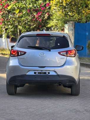 Demio 2018model petrol image 4