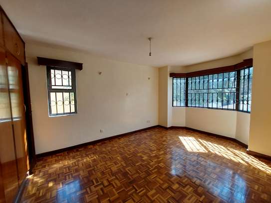 5 Bed Townhouse with En Suite at James Gichuru image 11