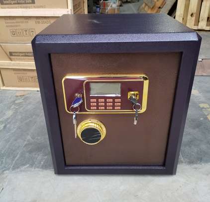 Fireproof Safe: 50Kg Dual Lock Safe, Digital + Key Lock image 1