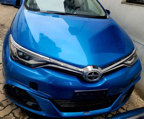 Toyota Auris Blue 2017 image 1