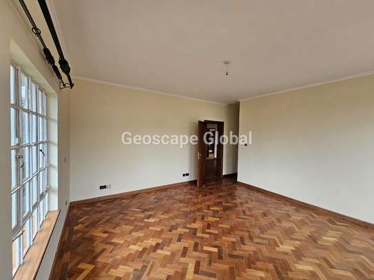 5 Bed House with En Suite at Westland image 7