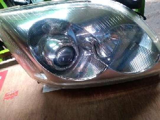 Toyota Avensis 2005 headlight(zenon) image 1