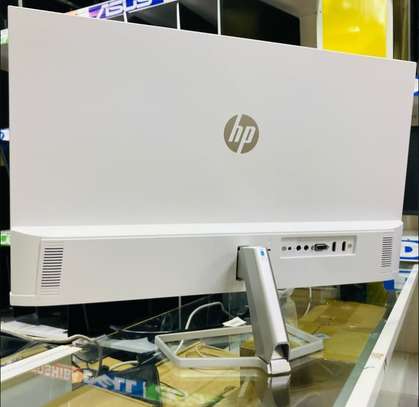 HP Series 5 527sa Series Monitor 27-Inch (White) image 1