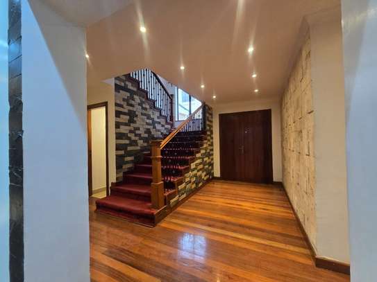 5 Bed House with En Suite in Lavington image 7