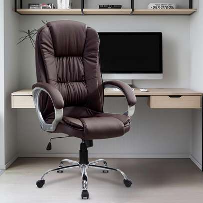 Luxury Reclining Office Chair – Ergonomic Swivel Design image 4