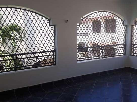 4 Bed Townhouse  in Nyali Area image 3