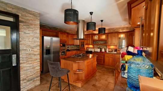 4 Bed Townhouse with En Suite in Lavington image 19