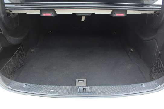 Mercedes E-Class Sedan White Alloy Wheels Tinted image 12