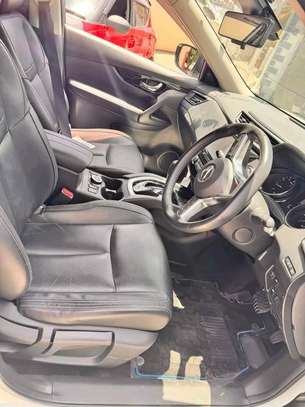 Nissan X-Trail Autech Premium grade white sunroof image 8