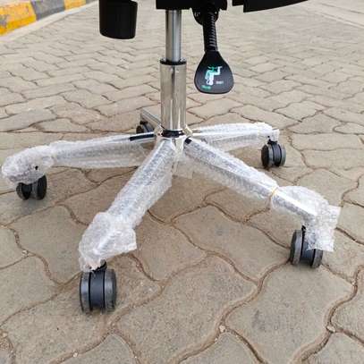 Office desks: Curved 4-seater corner workstation image 8