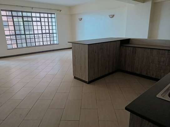 3 Bed Apartment with En Suite in Mountain View image 18
