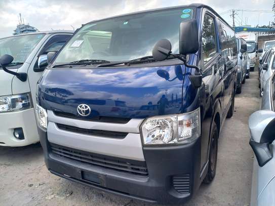 TOYOTA HIACE AUTO DIESEL 2WD 2016. image 1