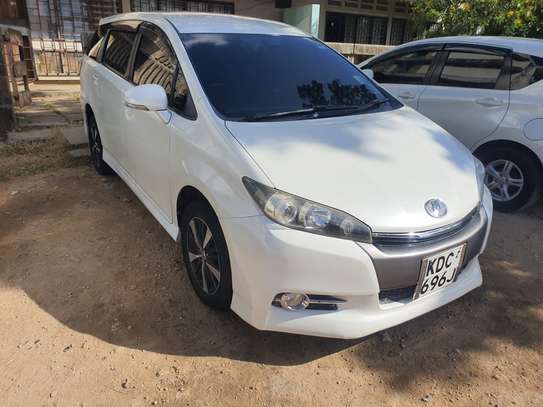 TOYOTA WISH 2014 in excellent condition image 5