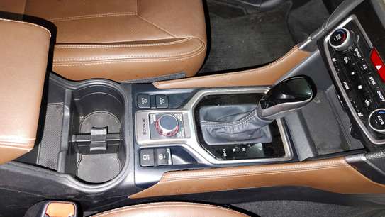 Subaru Forester SK9 black 2018 4wd image 6
