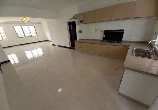 3 bdr Apartment for rent in kileleshwa image 5