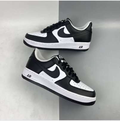 airforce sneakers black and white