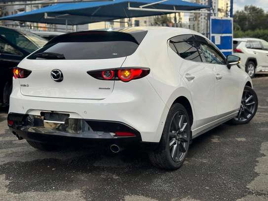 MAZDA 3 image 13