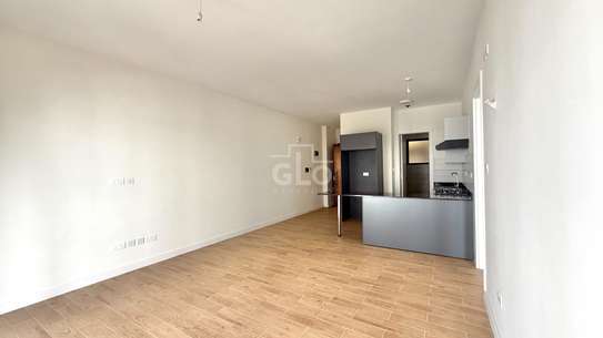 1 Bed Apartment with En Suite in Valley Arcade image 5