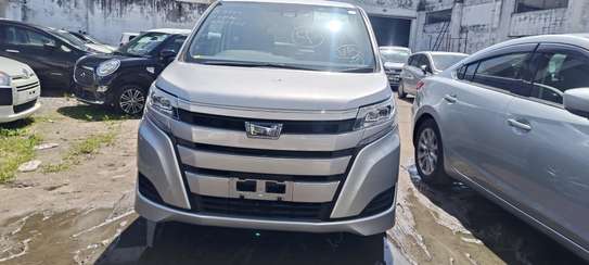 Toyota Noah Hybrid Silver 2018 image 2