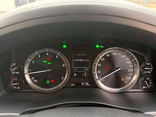 2019 Lexus Lx570 image 11