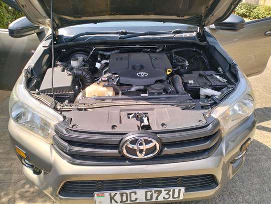 TOYOTA HILUX SINGLE CAB MANUAL LOCALLY ASSEMBLED image 11