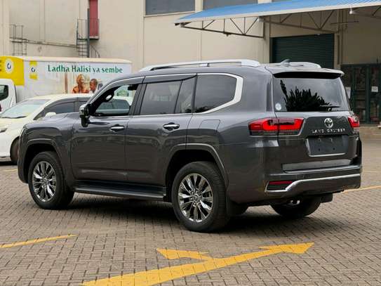 2023 Toyota LandCruiser ZX Petrol image 9