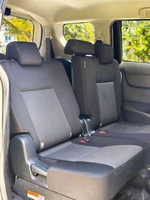 Toyota Sienta hybrid 7seater white 2019 image 5