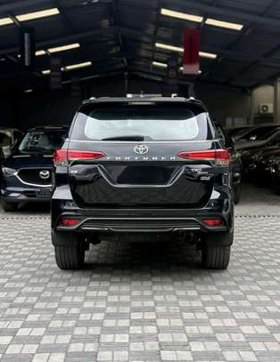 Toyota Fortuner SUV Black Spacious Roof Rack image 2