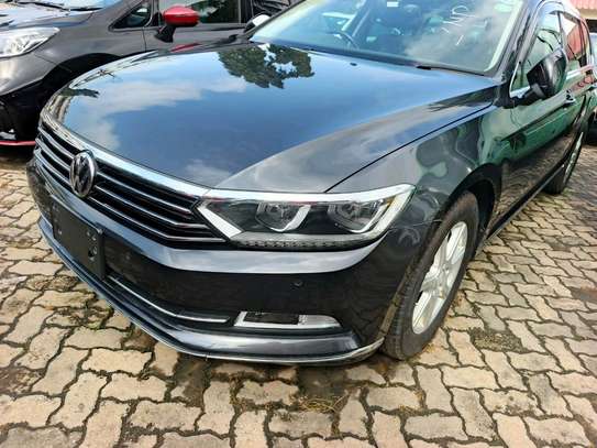 Volkwagen Passat hatchback image 9