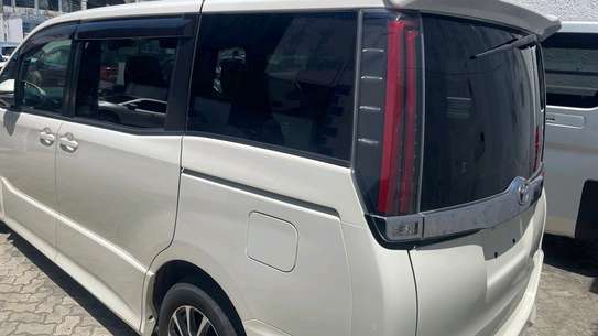 TOYOTA NOAH WXB 2019MODEL 7 SEATER image 3