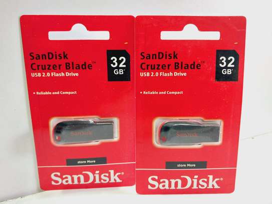 SanDisk Cruzer Blade USB Flash Drive, USB 2.0, 32GB - Black image 2